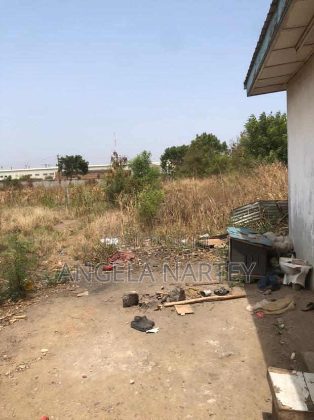 8 Acre Land for Sale by the Accra-Tema Motorway · Photo 1