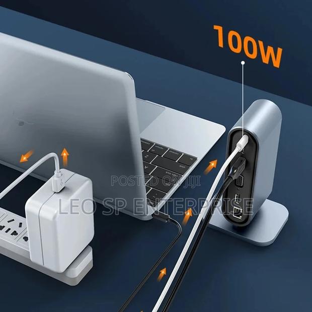 12 in 1 Docking Station · Photo 6