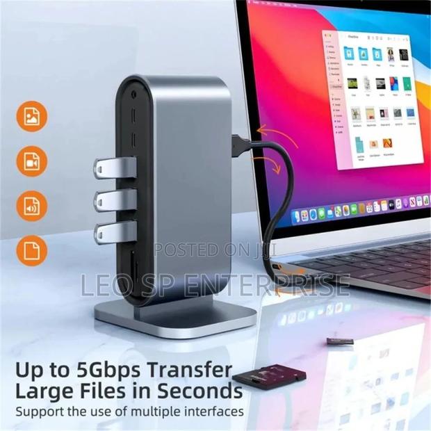 12 in 1 Docking Station · Photo 2
