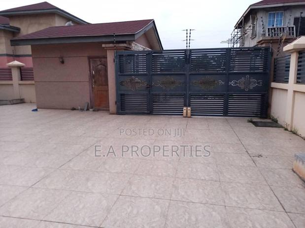 Furnished 4bdrm Mansion in E A Properties, Papao for sale · Photo 6