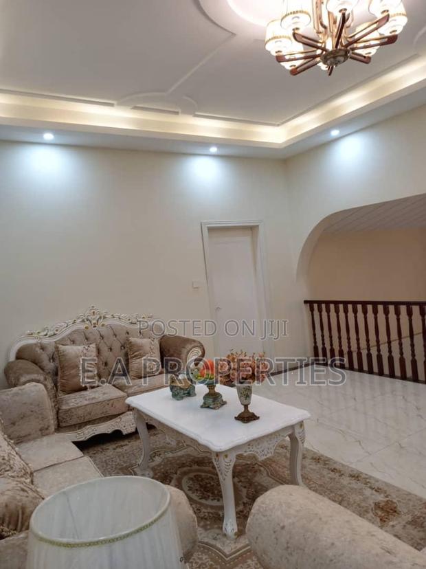 Furnished 4bdrm Mansion in E A Properties, Papao for sale · Photo 8