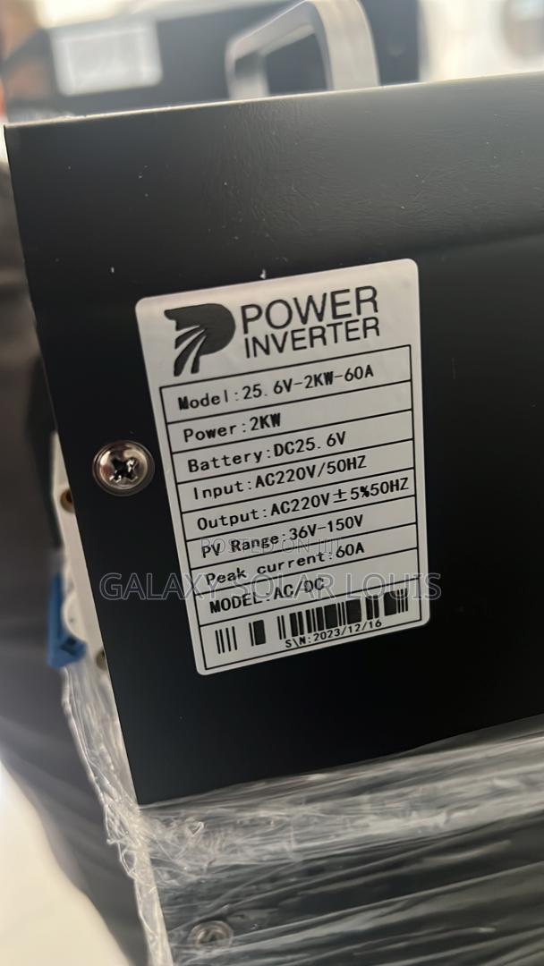 2KW All in One Solar Generator With Lithium Battery Inbuilt · Photo 2