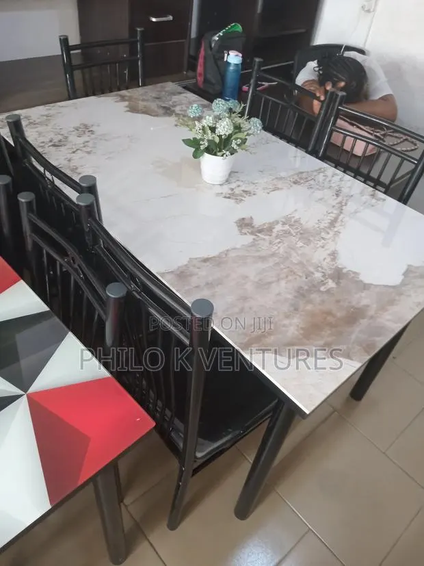 6 Seater Durable Dinning Table · Photo 1