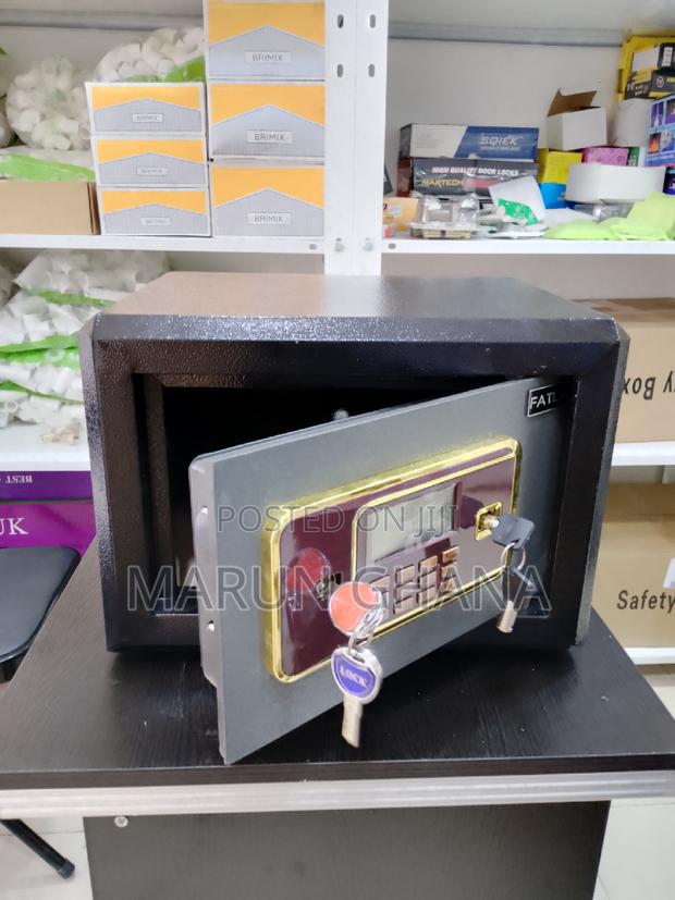 Money Safe Locker Fireproof - 33 Kg · Photo 1