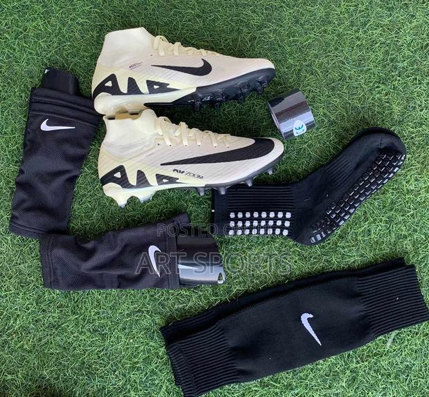 Nike Mercurial Superfly Boot · Photo 1