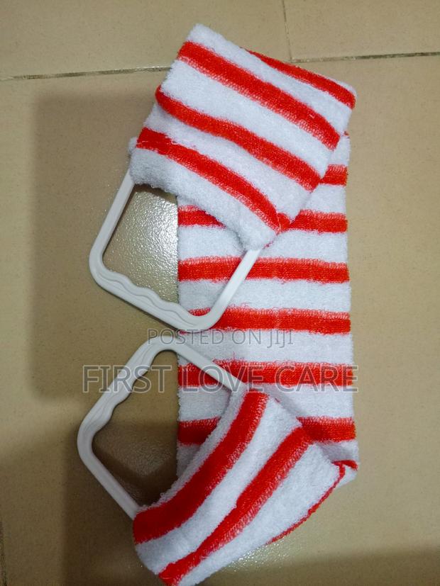 Exfoliating Cloth Back Scrubber · Photo 1