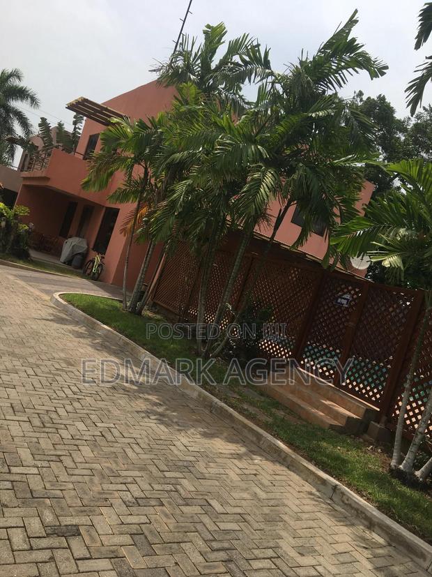 4bdrm Townhouse/Terrace in Abelenkpe, Lincoln School Area for sale · Photo 4