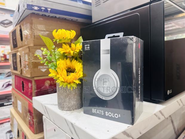 Very Affordable Headphones Beats Solo 3 · Photo 1