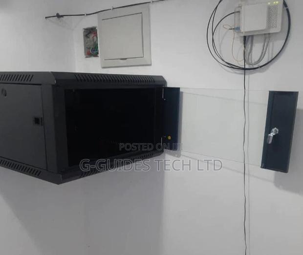4u Cabinet 520x400x240mm With Extension Board, Fan and Tray · Photo 5