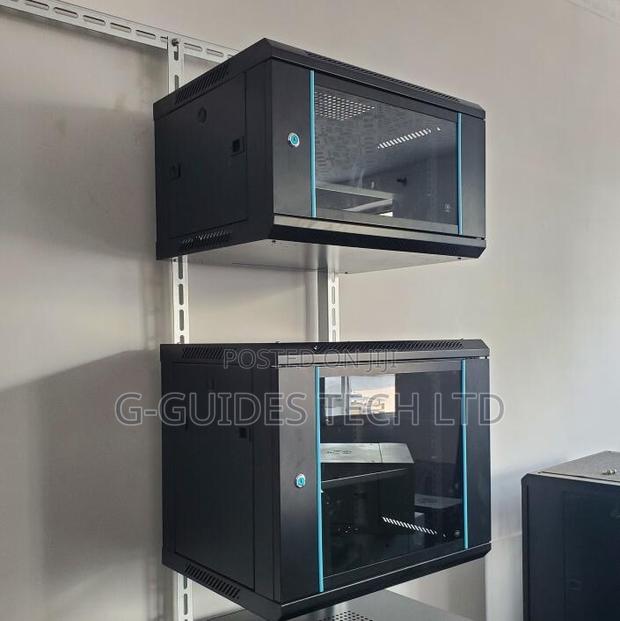 4u Cabinet 520x400x240mm With Extension Board, Fan and Tray · Photo 3