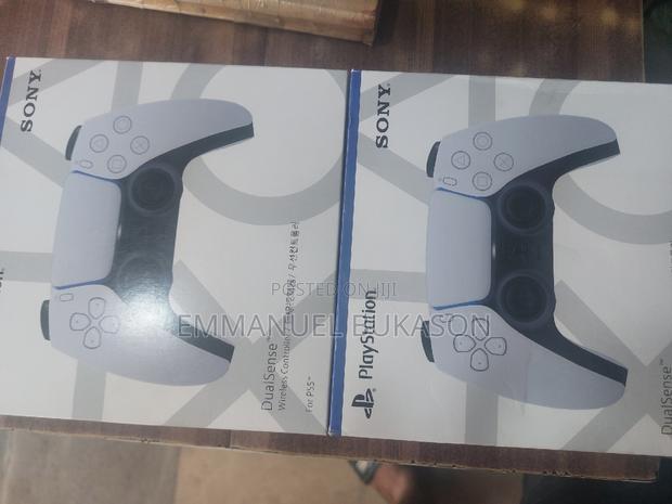 PS5 Cintroller · Photo 1