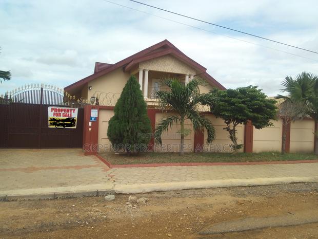 5bdrm House in Comm22, Tema Metropolitan for sale · Photo 2