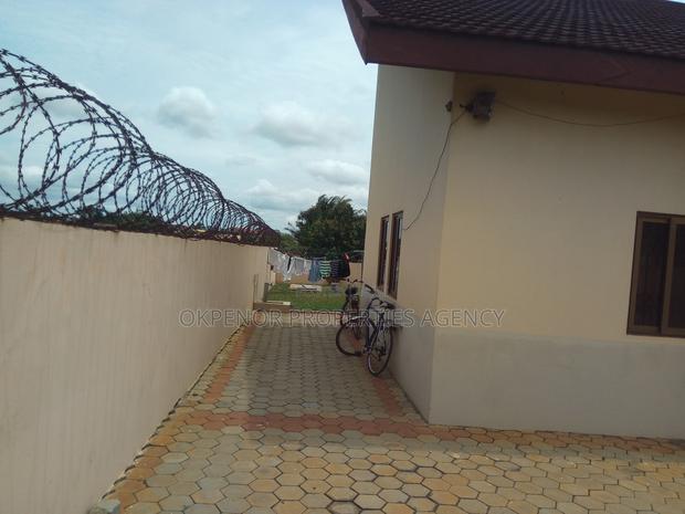 5bdrm House in Comm22, Tema Metropolitan for sale · Photo 3
