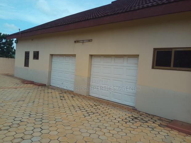 5bdrm House in Comm22, Tema Metropolitan for sale · Photo 4