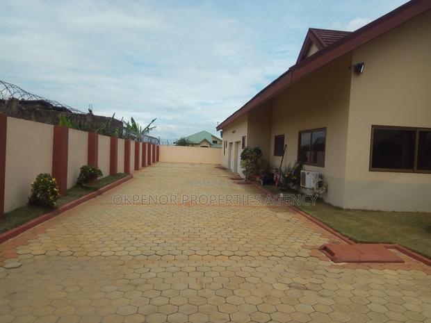 5bdrm House in Comm22, Tema Metropolitan for sale · Photo 5