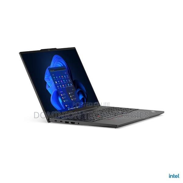 New Laptop Lenovo ThinkPad E16 G1 8GB Intel Core I5 SSD 512GB · Photo 2