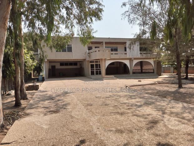 7bdrm House in Comm5, Tema Metropolitan for sale · Photo 2