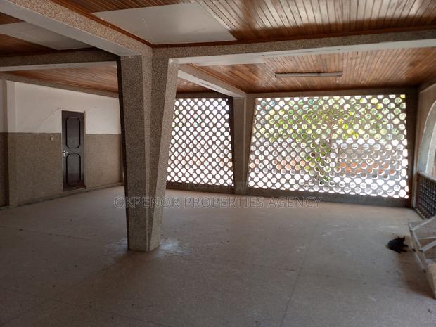 7bdrm House in Comm5, Tema Metropolitan for sale · Photo 8