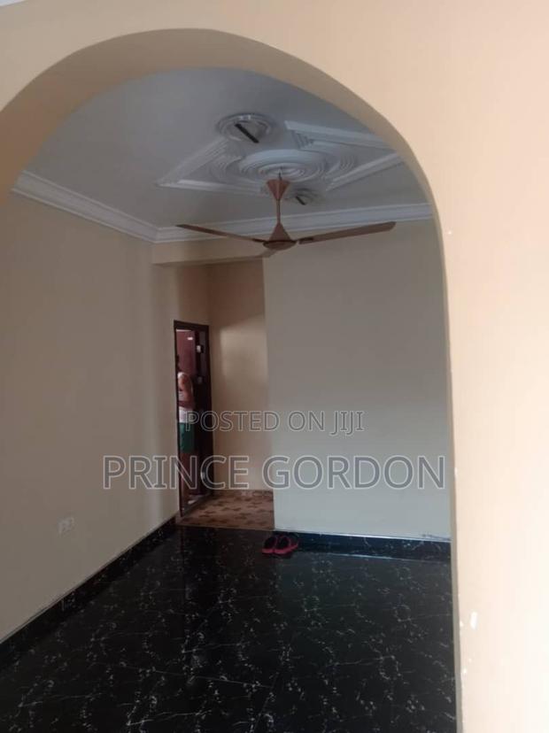 6bdrm House in Amasaman for sale · Photo 4