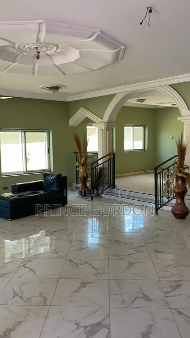 6bdrm House in Amasaman for sale · Photo 5