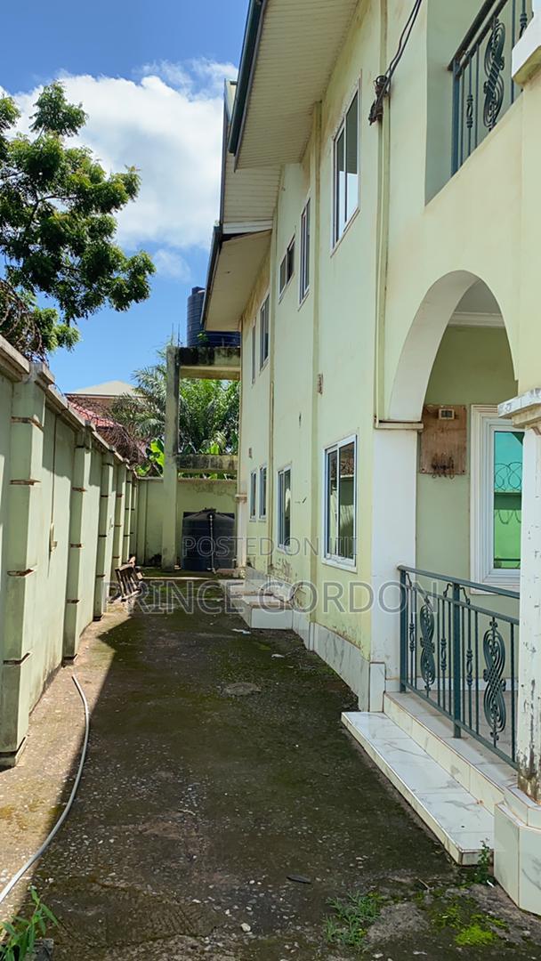 6bdrm House in Amasaman for sale · Photo 6