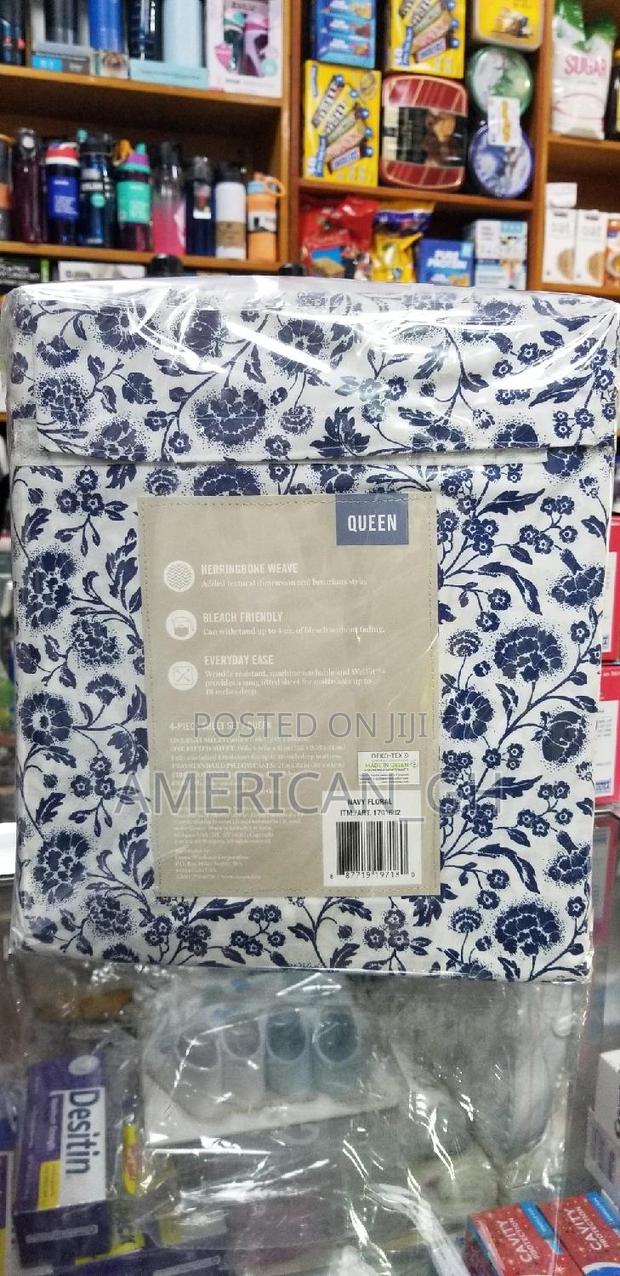 4 Pieces Martha Stewart Sheet Set (Queen) · Photo 2