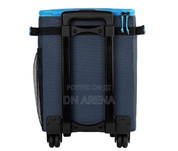 Igloo 32 Can Essentials Roller Cooler · Photo 3