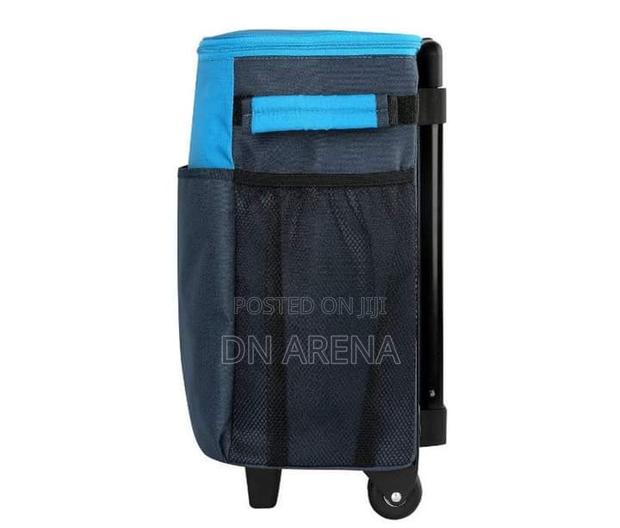 Igloo 32 Can Essentials Roller Cooler · Photo 4