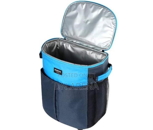 Igloo 32 Can Essentials Roller Cooler · Photo 5