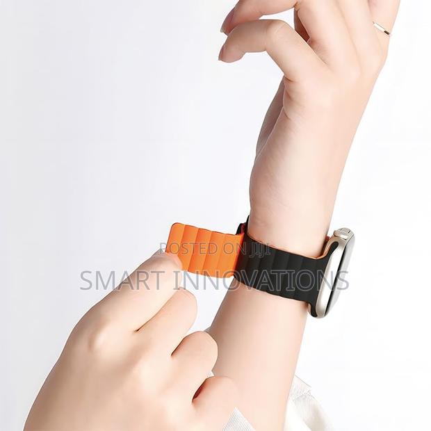 Magnetic Silicone Apple Watch Band, 42/44/45/49 Mm · Photo 3