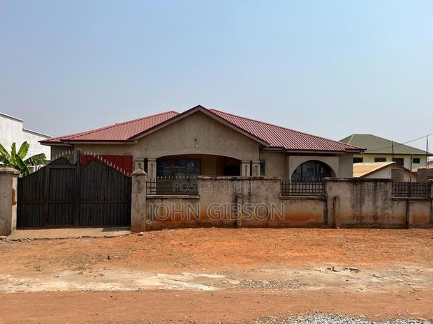 4bdrm House in Ashieye, Frafraha for sale