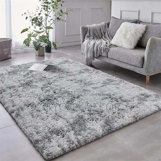Fluffy Carpet · Photo 1
