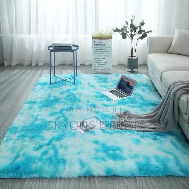 Fluffy Carpet · Photo 1
