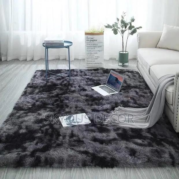 Fluffy Carpet · Photo 1