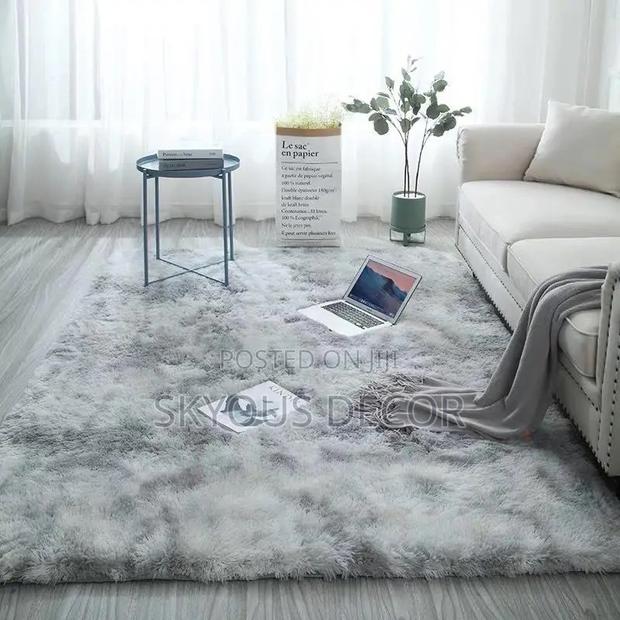 Fluffy Carpet · Photo 1