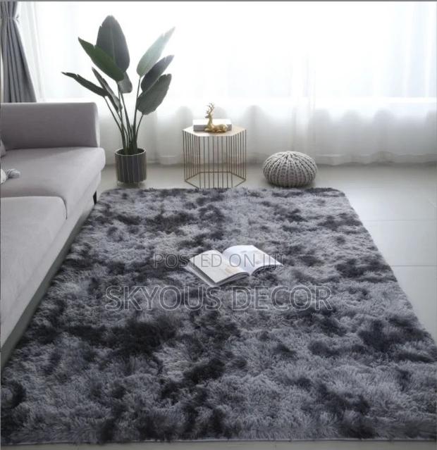 Fluffy Carpet · Photo 1