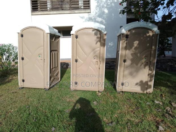 Flushable Portable Wash Room for Rent · Photo 1