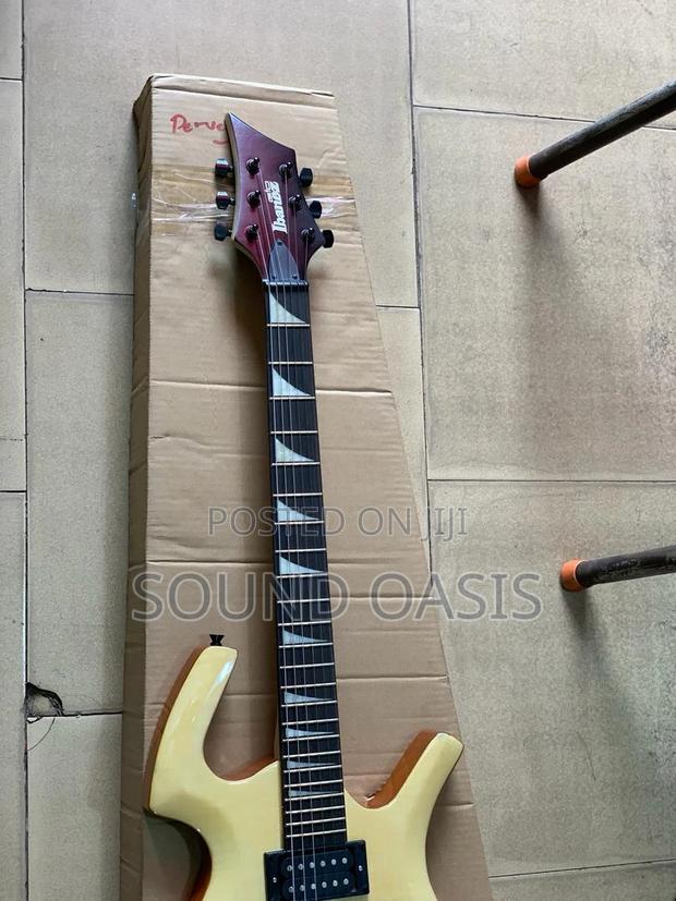 Ibanez Lead/Electric Guitar · Photo 2