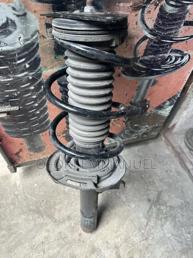 Mitsubishi Outlander Front Shock 22-25 · Photo 1
