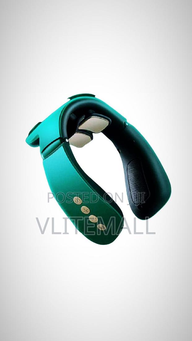 Portable Neck Massager · Photo 1