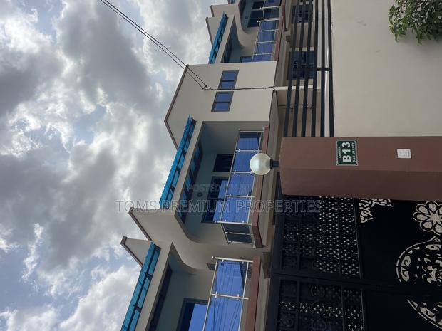 3bdrm Duplex in Oyarifa Mall for rent · Photo 3