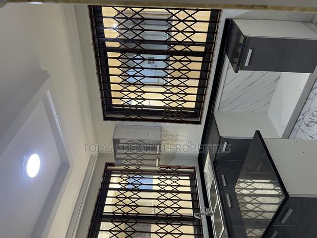 3bdrm Duplex in Oyarifa Mall for rent · Photo 6