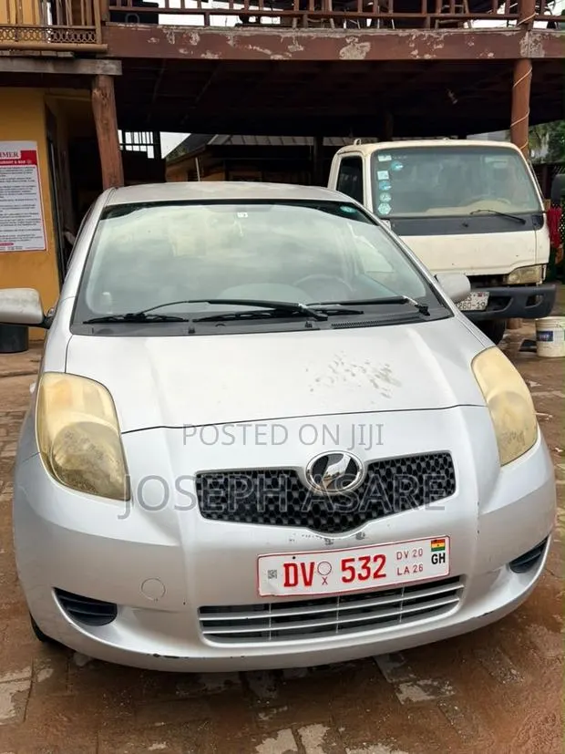 Toyota Vitz 2010 · Photo 1