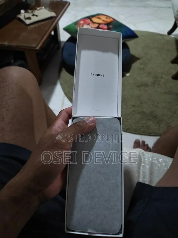 New Samsung Galaxy A37 256 GB Black · Photo 1
