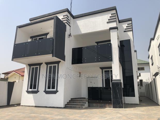 5bdrm Duplex in Lakeside Estates, Accra Metropolitan for sale