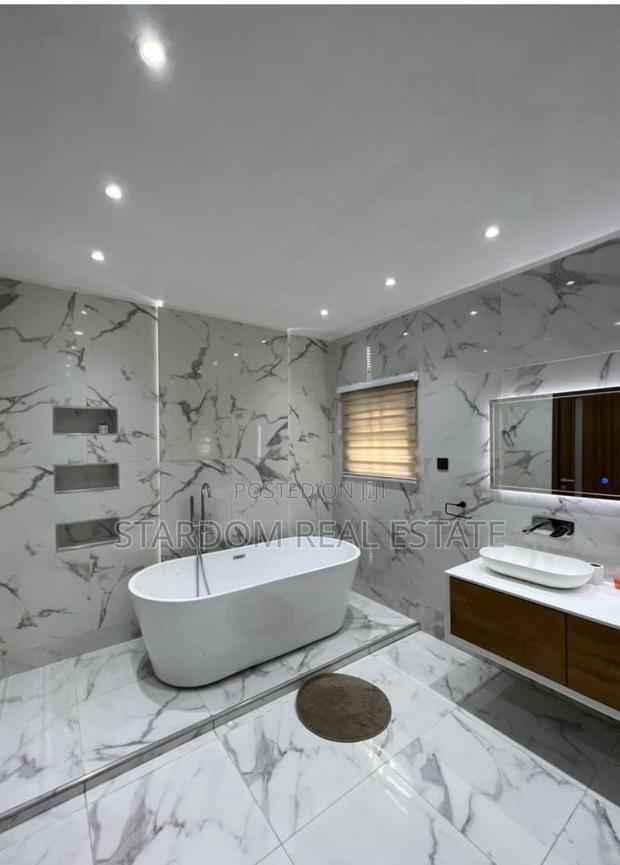 4bdrm Duplex in Ashaley Botwe for sale · Photo 5