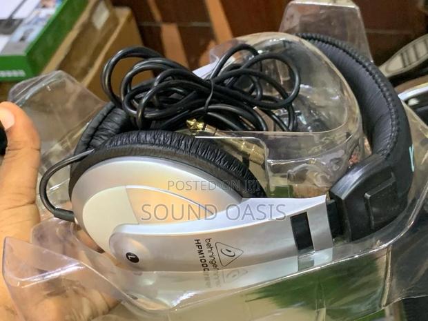 Behringer HPM1000 Multi-Purpose Headphones, Gray · Photo 1