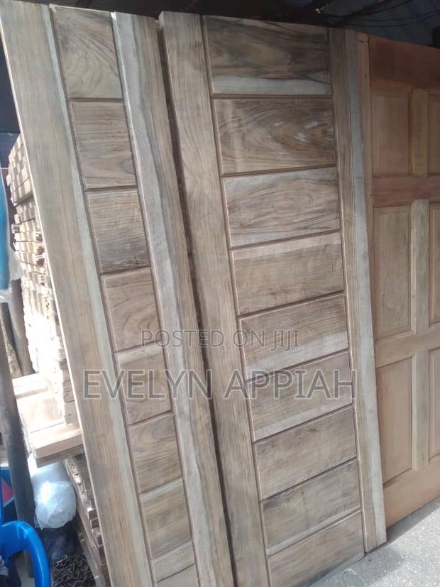 Manzonia One and Half Door · Photo 2
