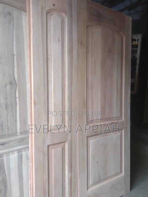 Red Wood One and Half Door · Photo 1