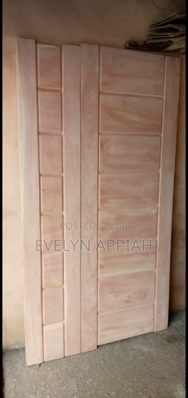 Red Wood One and Half Door · Photo 2